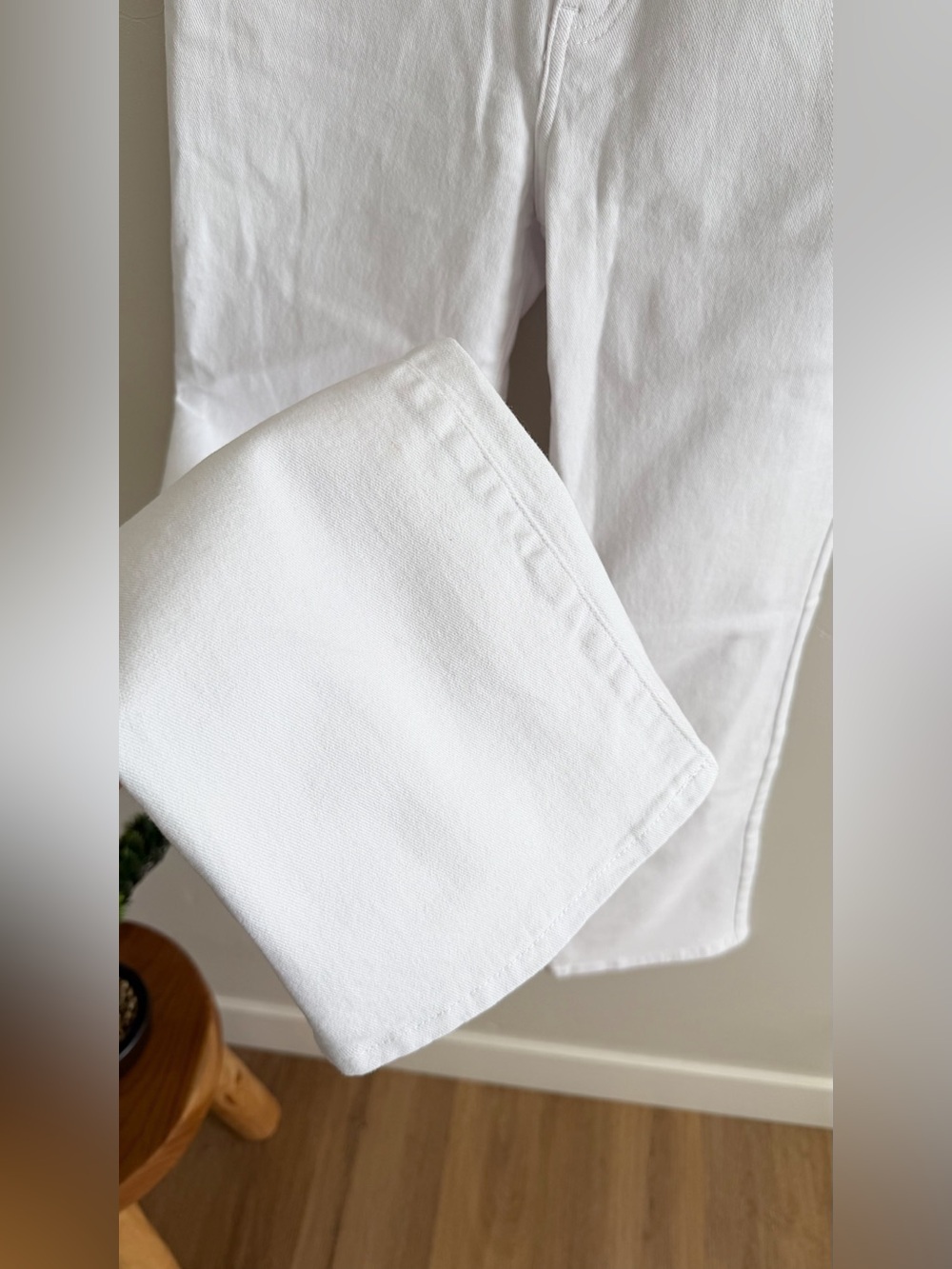 The Noli Shop Aria Flare Jean in White - Picture 7 of 10